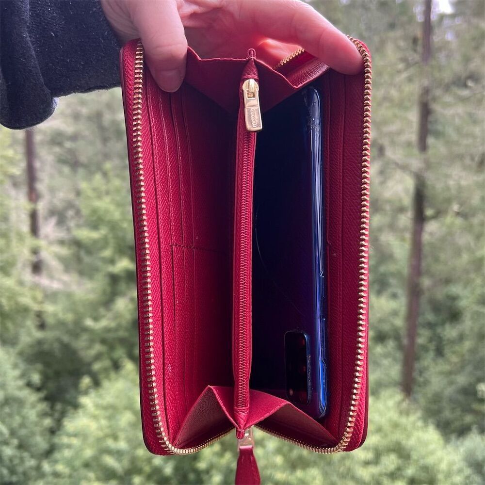 COACH Red Leather Phone Wallet with Gold Hardware EXCELLENT CONDITION AUTHENTIC - Picture 3 of 9